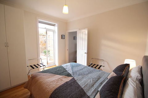 Trinity Hill Apartments - New Castle Holiday 6