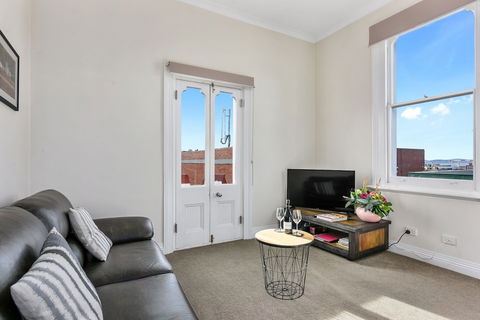 Trinity Hill Apartments - New Castle Holiday 0