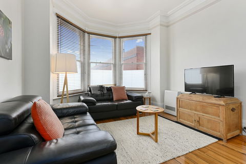 Trinity Hill Apartments - New Castle Holiday 3