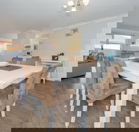 Pebble Pde 1 / 14 Fingal Bay - New Castle Holiday