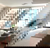 The Elegant Designer Home - New Castle Holiday