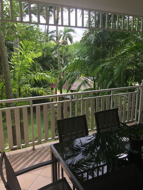 Cairns Golf Course Apartment - New Castle Holiday 0