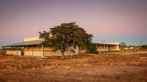 Longreach Outback Adventures - New Castle Holiday 4