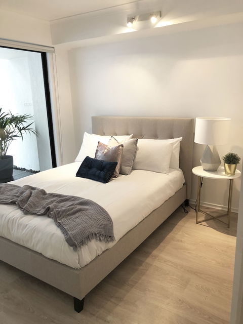 Sunshine Beach Luxe Apartment - New Castle Holiday 1