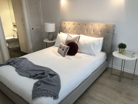 Sunshine Beach Luxe Apartment - New Castle Holiday 3