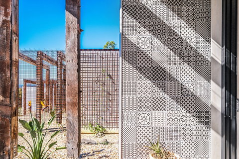 Blackbird - New Castle Holiday 0