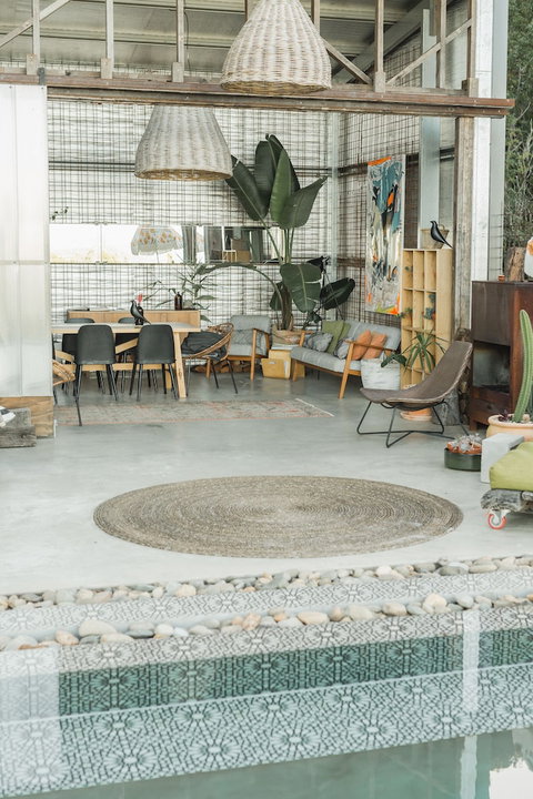 Blackbird - New Castle Holiday 5