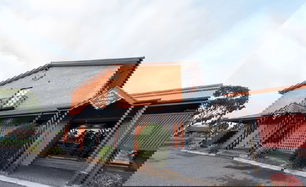 Elizabeth East SA New Castle Holiday