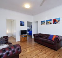 Short Street 4 The Beach Cottage - New Castle Holiday