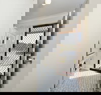 The Breakers 16 Government Road - New Castle Holiday