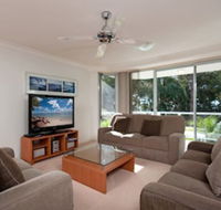Bagnalls Beach Apartment Unit 3 / 153 Government Road - New Castle Holiday