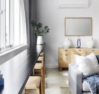 Flourish On Bull - New Castle Holiday