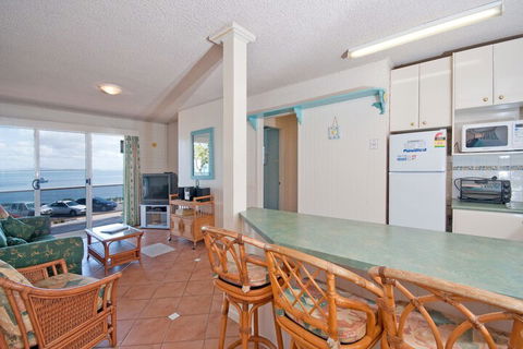 Shoal Bay Road Castaways Unit 04 17 - New Castle Holiday 3