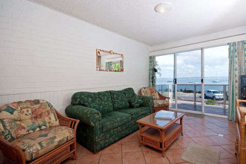 Shoal Bay Road Castaways Unit 04 17 - New Castle Holiday 2