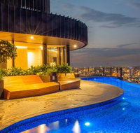 Impressive River  City Views in CBD - New Castle Holiday