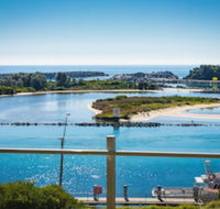 Southbound Escape at the Wharf - New Castle Holiday