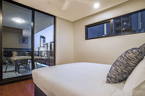 Arise Atlas - New Castle Holiday 2