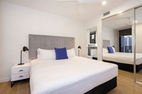 Arise Atlas - New Castle Holiday 5