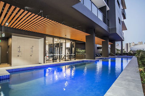 Arise Atlas - New Castle Holiday 0