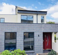 Apollo Bay Seal Apartments - New Castle Holiday