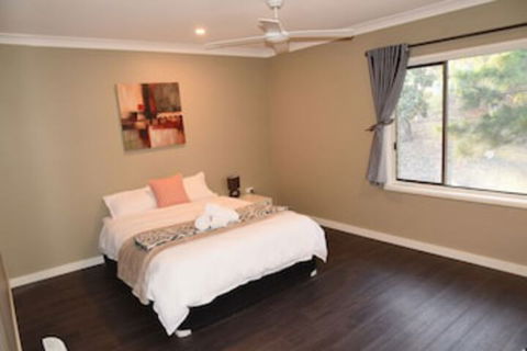 Warrawong Holiday Big Home - New Castle Holiday 0