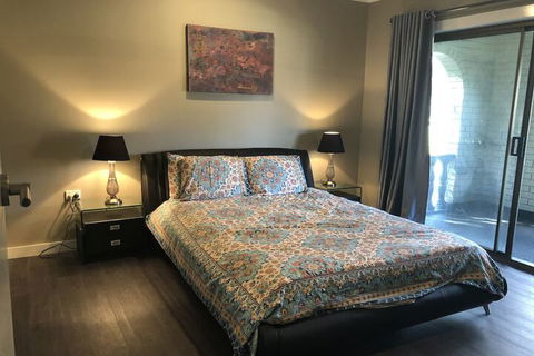 Warrawong Holiday Big Home - New Castle Holiday 2