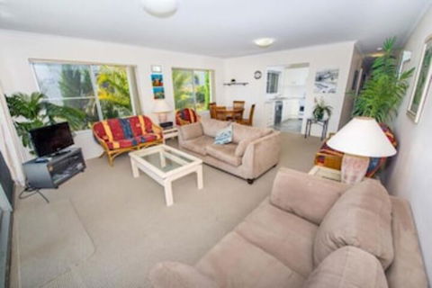 Sundeck Unit 6 Shoal Bay - New Castle Holiday 5