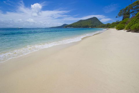 Sundeck Unit 6 Shoal Bay - New Castle Holiday 7