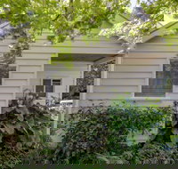 Heronswood Cottage - New Castle Holiday