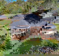 Brigadoon B  B - New Castle Holiday