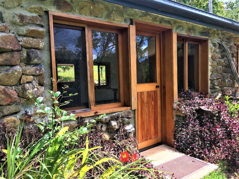 Palm Grove Rainforest Retreat - New Castle Holiday 2