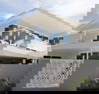 Paddle on Seven Mile Lennox Head - New Castle Holiday