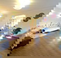 Family Home in Prime Location - New Castle Holiday