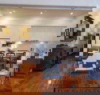 Adelaide Accommodation - New Castle Holiday