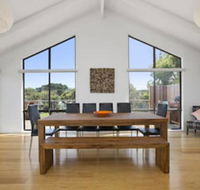 Smith Beach Getaways Beachwood House - New Castle Holiday