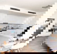 Spacious Apartment Close to Chatswood - New Castle Holiday