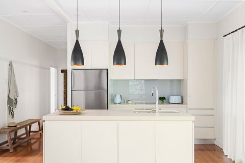 A PERFECT STAY - The White Rabbit - New Castle Holiday 2