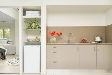 A PERFECT STAY - The White Rabbit - New Castle Holiday 4