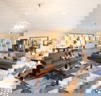 Ventnor House - New Castle Holiday