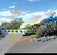 Azalea Motel - New Castle Holiday