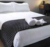 Lakeside Retreat  Business - New Castle Holiday