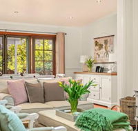 Frangipani House - New Castle Holiday