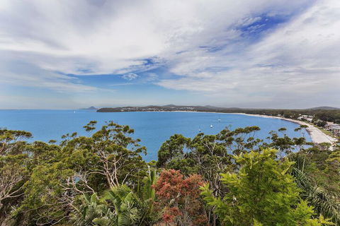 Randall Drive 64 - New Castle Holiday 1