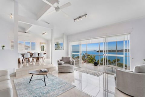 Randall Drive 64 - New Castle Holiday 0