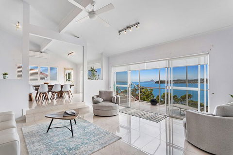 Randall Drive 64 - New Castle Holiday 6