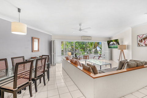 Poolside Apt In Alamanda Beachfront Resort 55 - New Castle Holiday 3