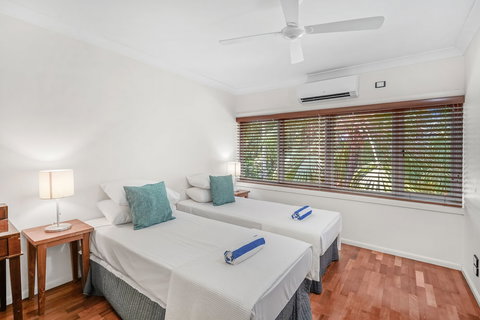 Poolside Apt In Alamanda Beachfront Resort 55 - New Castle Holiday 2