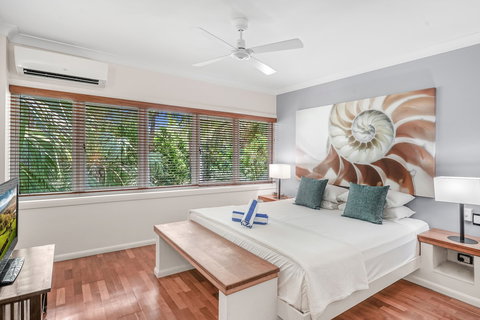 Poolside Apt In Alamanda Beachfront Resort 55 - New Castle Holiday 6