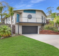 Lake House - New Castle Holiday