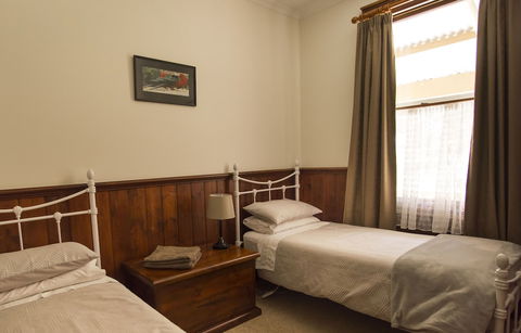 Creek Cottage - New Castle Holiday 3